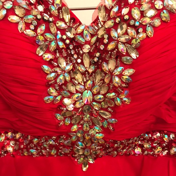 Red dress with sequins - Picture 3 of 3